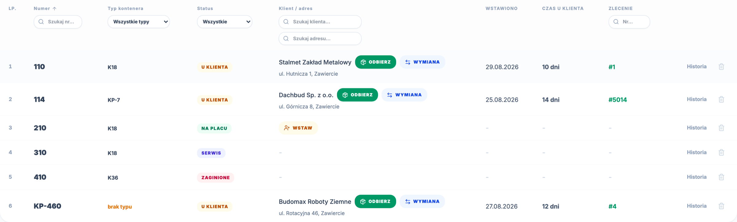 Lista floty w Odpadomacie: numer kontenera, typ, status, klient z adresem, data wstawienia, czas u klienta i przycisk Historia
